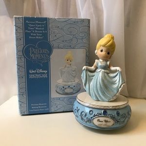 ✨Precious Moments Cinderella Music Figurine✨